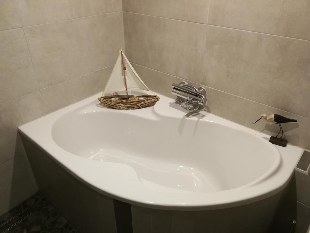 Gaestezimmer Am Huestert 아데나우 외부 사진