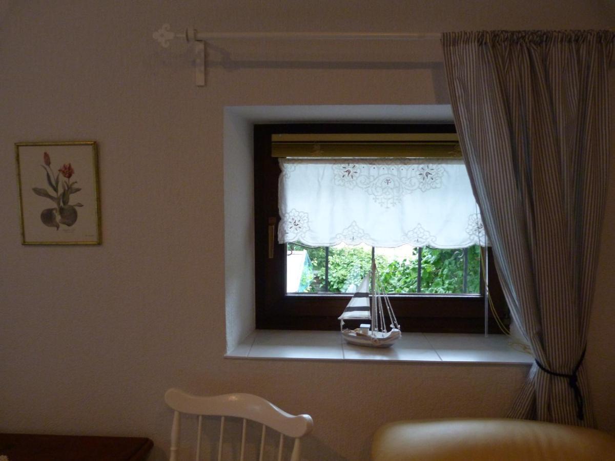Gaestezimmer Am Huestert 아데나우 외부 사진